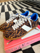 Load image into Gallery viewer, Sydney Leopard Print Sneakers