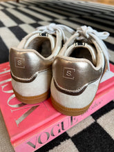Load image into Gallery viewer, Stevie Low Top Sneakers- Metallic
