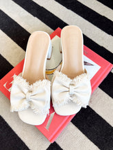 Load image into Gallery viewer, Francesca Bow Heels - Bone