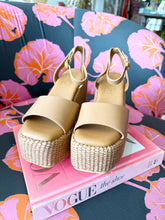 Load image into Gallery viewer, Arden Woven Platform Sandals - Camel
