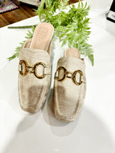 Load image into Gallery viewer, Andromeda Woven Loafer - Gold

