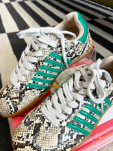 Load image into Gallery viewer, Stevie Snake Printed Sneakers
