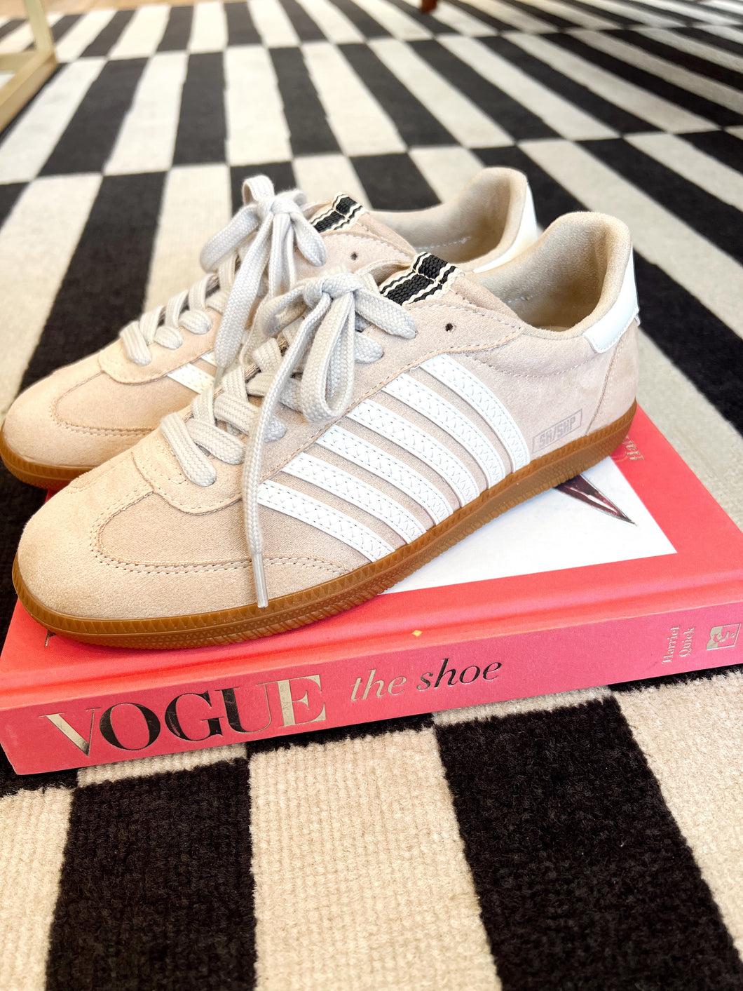 Stevie Low Top Sneakers- Beige