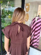 Load image into Gallery viewer, Macey Keyhole Pleated Top- Brown
