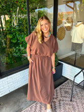 Load image into Gallery viewer, Lannan Crop Flowy Midi Skirt Set- Brown
