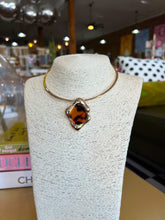 Load image into Gallery viewer, Gold Tortoise Geometric Pendant Choker
