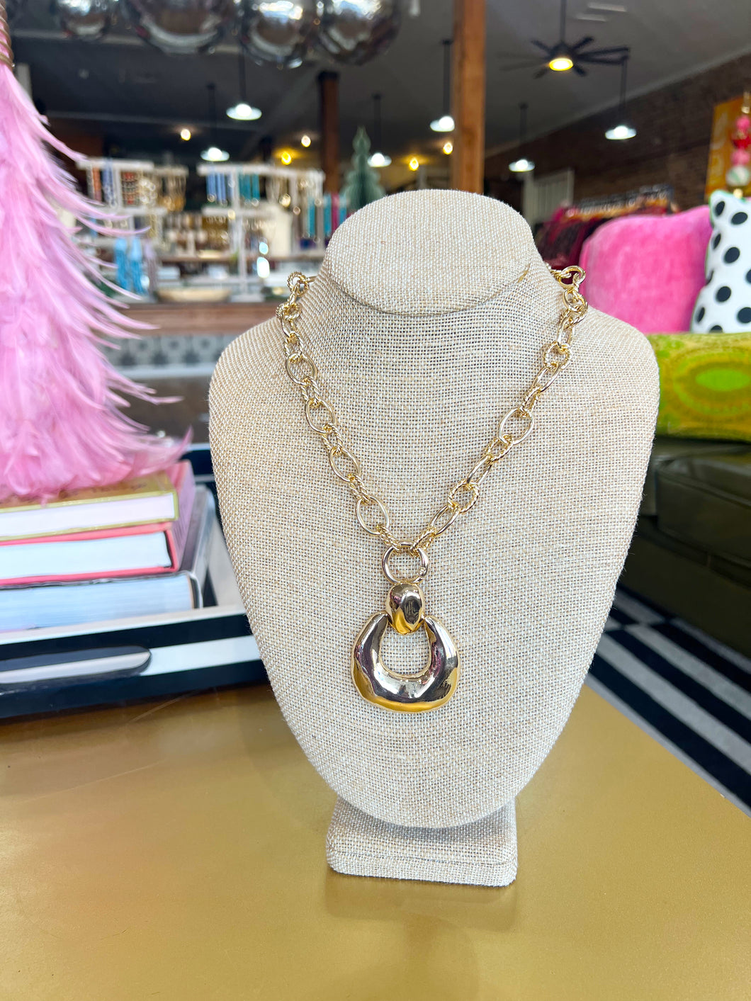 Gold Chunky Horseshoe Pendant Necklace