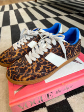 Load image into Gallery viewer, Sydney Leopard Print Sneakers
