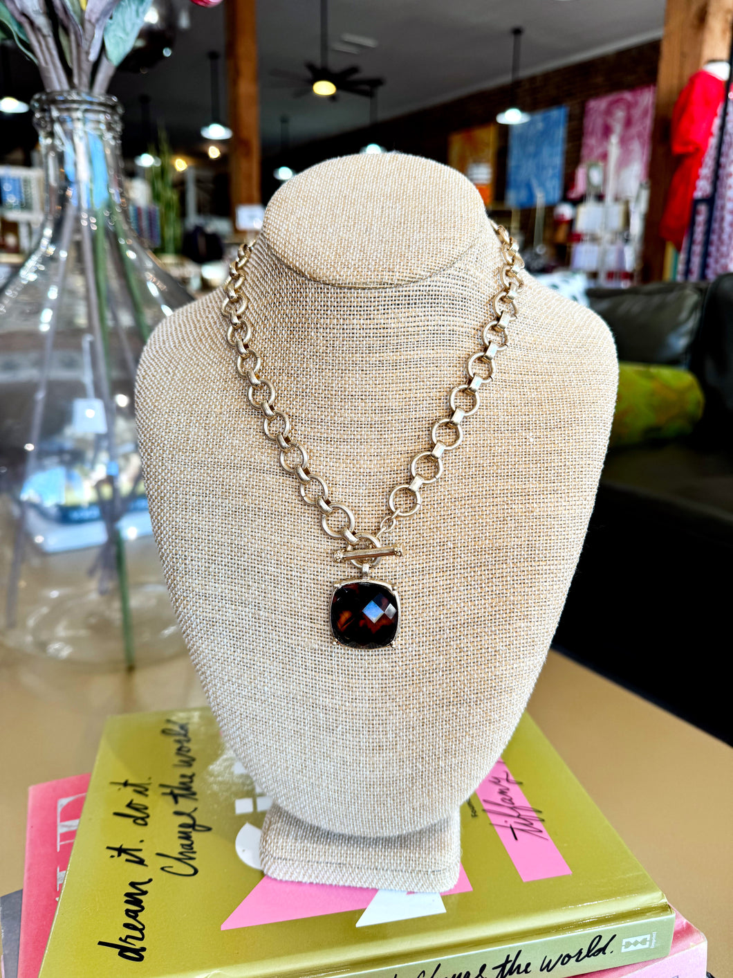 Gold Toggle Stone Accent Necklace -Tortoise