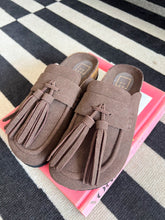 Load image into Gallery viewer, Ariana Suede Clogs - Brown
