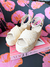 Load image into Gallery viewer, Kerry Flatform Sandals -Bone Woven
