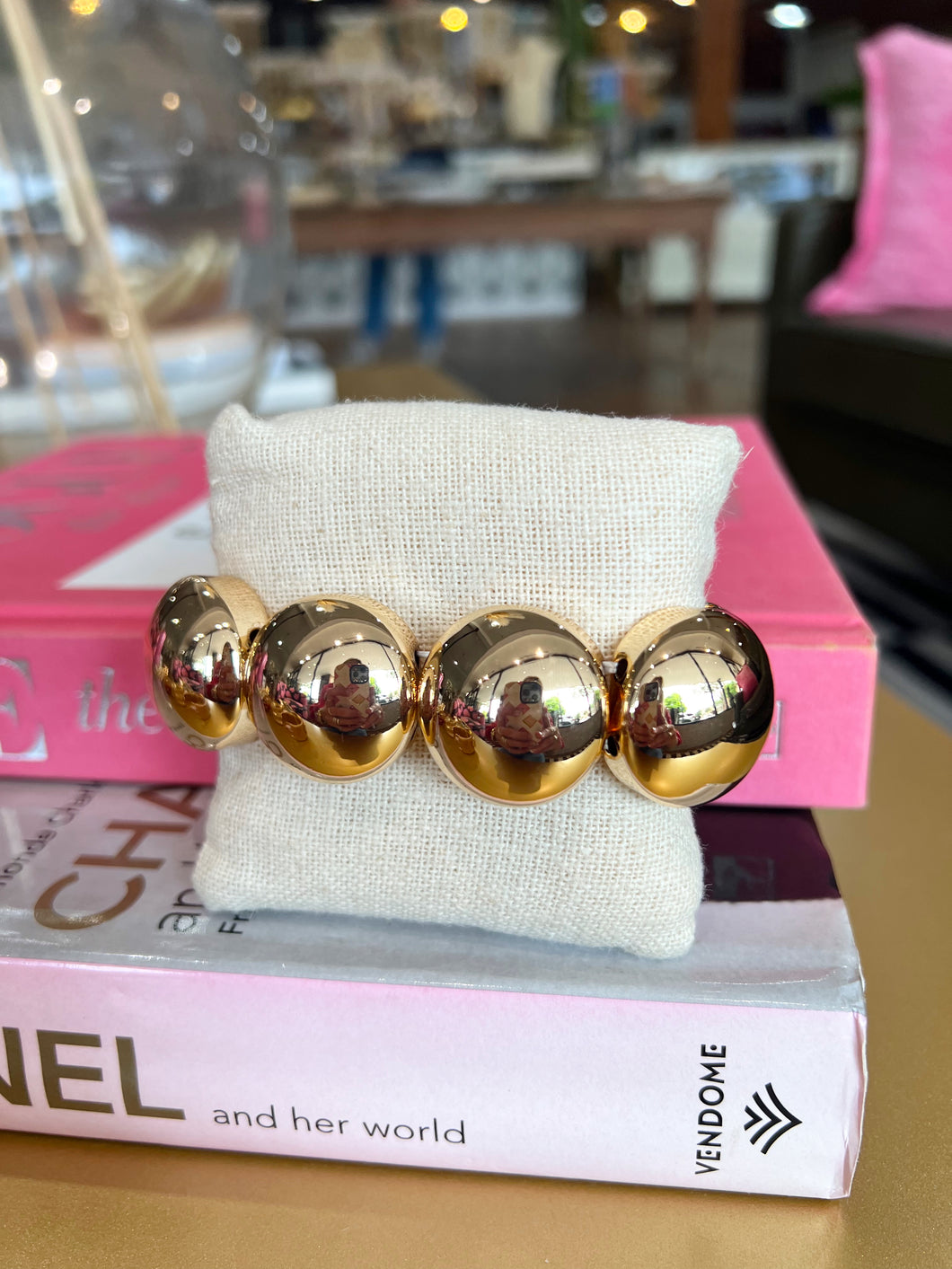 Chunky Gold Circle Stretch Bracelet