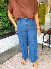 Load image into Gallery viewer, Smathers Wide Leg Pleated Denim Pants- Medium Wash
