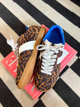 Load image into Gallery viewer, Sydney Leopard Print Sneakers
