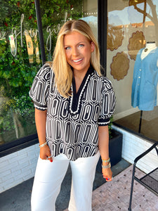 Gia Geometric Scalloped V-Neck Top- Black