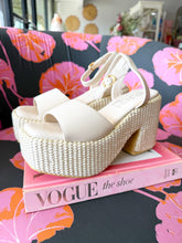 Load image into Gallery viewer, Arden Woven Platform Sandals - Cream

