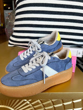 Load image into Gallery viewer, Stacey Suede Platform Sneakers - Blue
