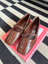 Load image into Gallery viewer, Adele Ballet Flats - Brown Croc
