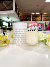 Load image into Gallery viewer, Mod Luxe Candle - Blonde
