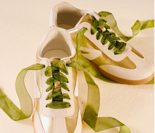 Load image into Gallery viewer, Ribbon Shoelaces - Olive Green
