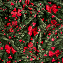 Load image into Gallery viewer, A Merry Moment Plush Blanket -Darling Effect
