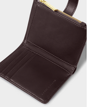 Load image into Gallery viewer, Orin Twist Lock Wallet - Chocolate Leopard
